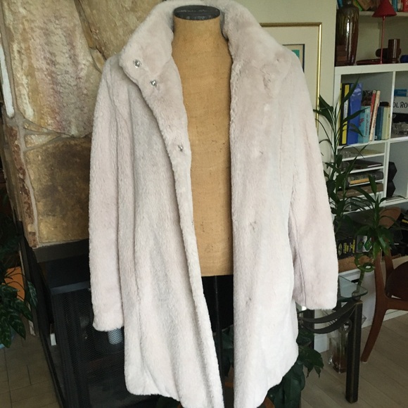 Ivory Faux Fur Coat large like new - Picture 2 of 7